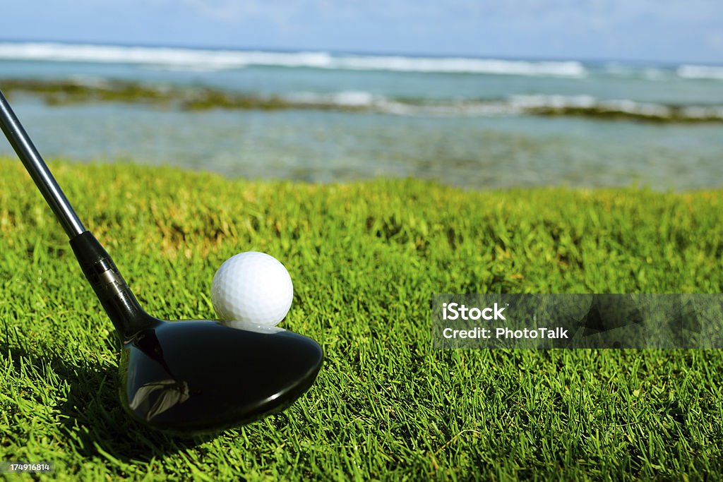 Golf Ball golpear desde el tee - Foto de stock de Sombrero de golf libre de derechos