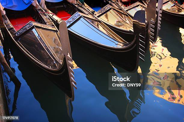 Gondole W Wenecji - zdjęcia stockowe i więcej obrazów Bez ludzi - Bez ludzi, Canal Grande - Wenecja, Europa - Lokalizacja geograficzna