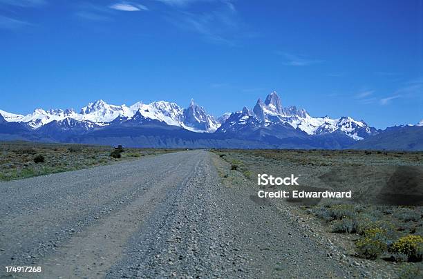 Photo libre de droit de Fitzroy Massif La Patagonie banque d'images et plus d'images libres de droit de Alpinisme - Alpinisme, Amérique du Sud, Argentine