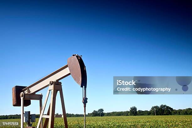 Pompa Olejowa - zdjęcia stockowe i więcej obrazów Benzyna - Benzyna, Ropa naftowa, Badanie