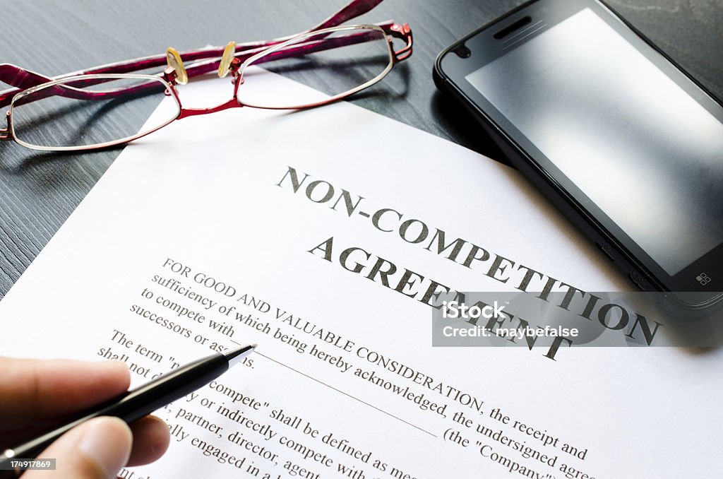 Accordo di non concorrenza - Foto stock royalty-free di Accordo d'intesa