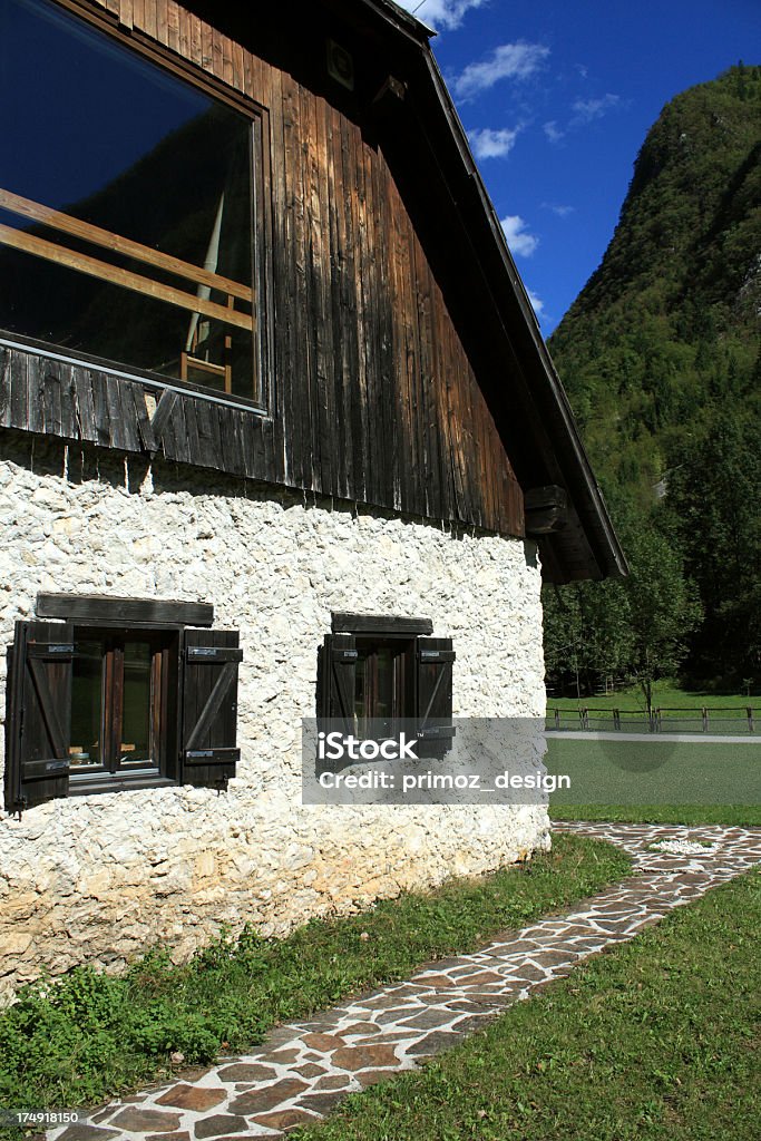 Montanha Hut - Foto de stock de Alpes europeus royalty-free