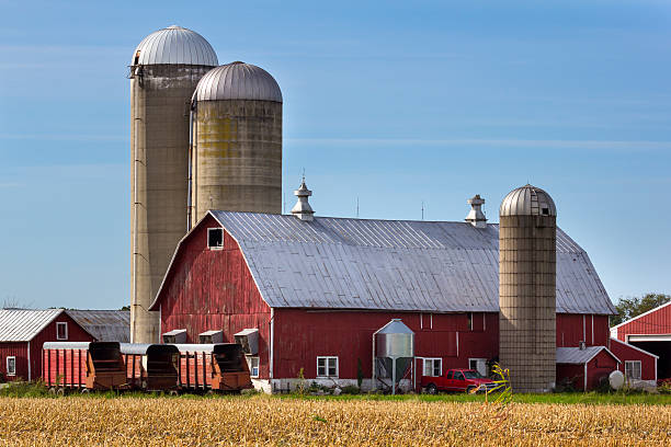 istock Scenic Midwest Farm With Big and Small Silos 174918266