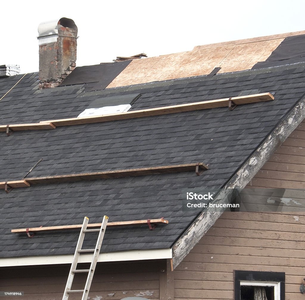 Nuovo tetto - Foto stock royalty-free di Ambientazione esterna
