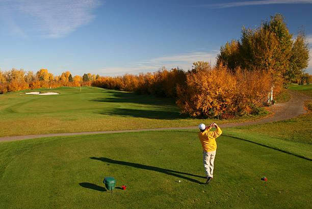 jesień golf sceny - sport tee day tee box zdjęcia i obrazy z banku zdjęć