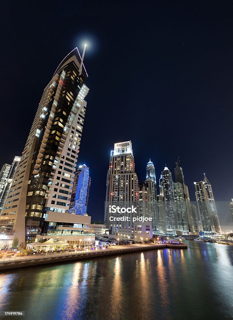 Marina de Dubaï dans la nuit - Photo de Architecture libre de droits