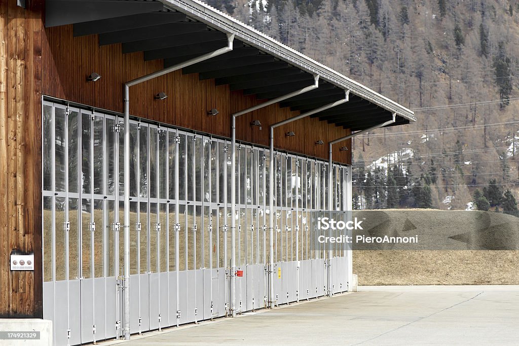 Entrepôt en bois - Photo de Bâtiment écologique libre de droits