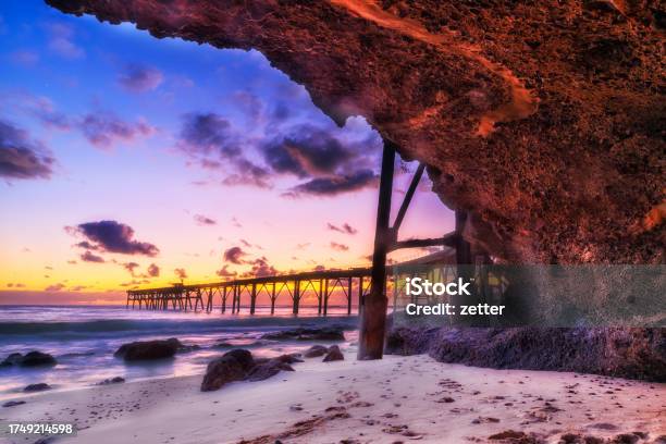 Chb Cave Right Stock Photo - Download Image Now - Australia, Bay of Water, Beach