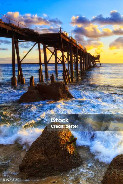 Chb Jetty Rocks Light Vert Stock Photo - Download Image Now - Australia, Bay of Water, Beach