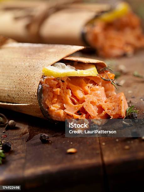 Cedar Eingewickelt Lachs Stockfoto und mehr Bilder von Beilage - Beilage, Bildschärfe, Draufsicht