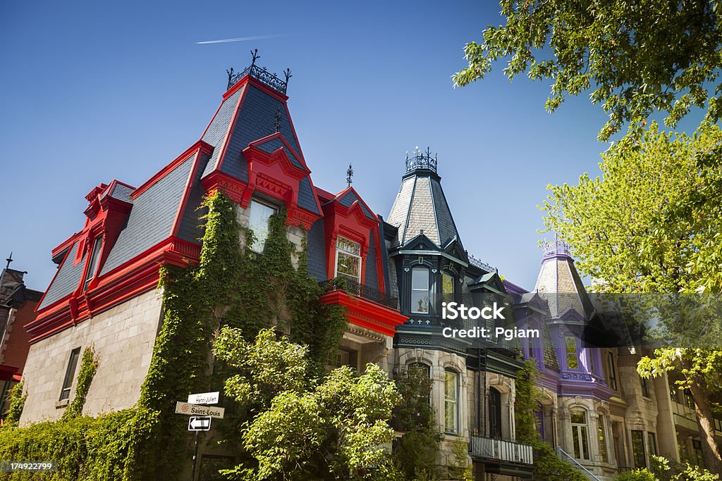 Colorido hilera de casas en Montreal - Foto de stock de Montreal libre de derechos