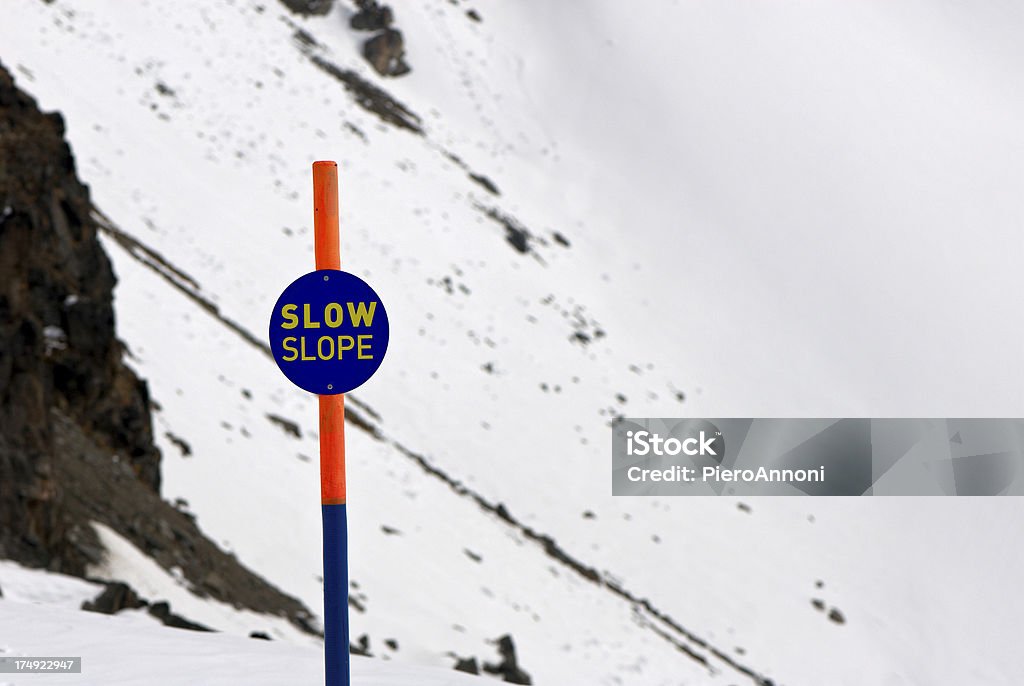 Pista de esquí señal - Foto de stock de Aire libre libre de derechos