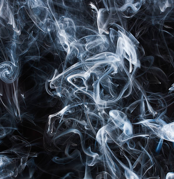 humo e incendio - smoke matchstick swirl fog fotografías e imágenes de stock