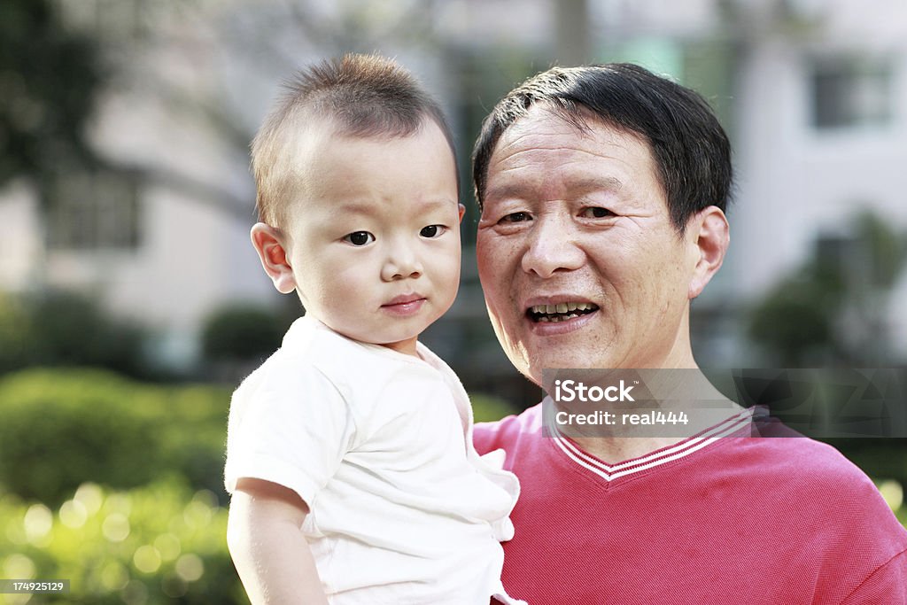 Felice nonno con Nipote - Foto stock royalty-free di Asia