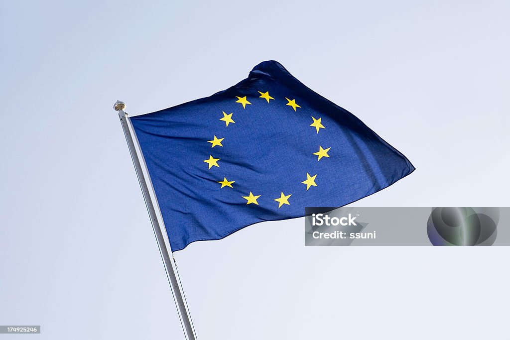 Флаг Европейского союза против неба. - Стоковые фото Без людей роялти-фри