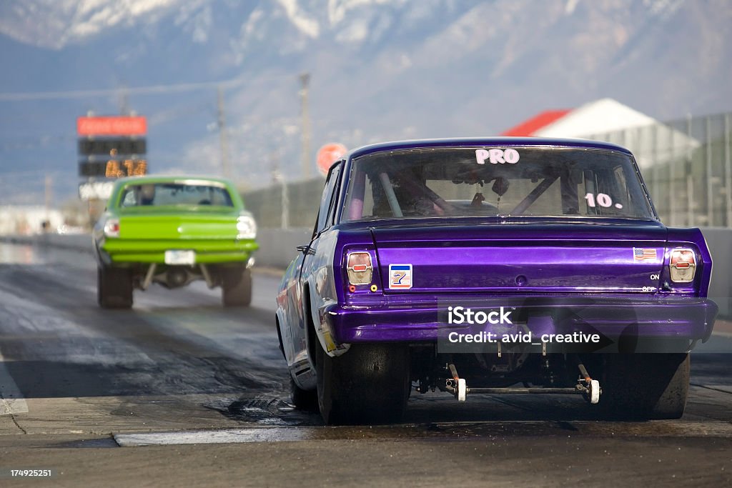 Purple Drag Car bis nächsten - Lizenzfrei Motorsport Stock-Foto