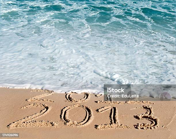 Anno Nuovo 2013 Sulla Spiaggia - Fotografie stock e altre immagini di 2013 - 2013, Ambientazione tranquilla, Biglietto buon anno nuovo