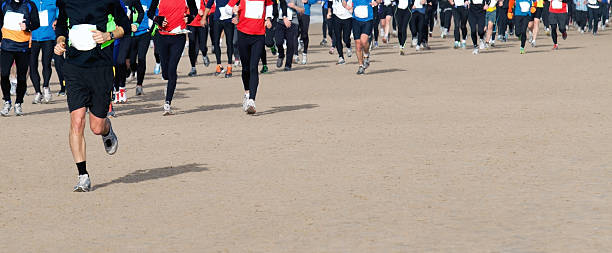 Pessoas correr uma maratona - foto de acervo