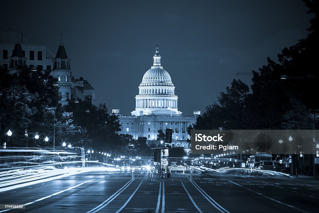 Edificio del capitolio desde Pennsylvania Avenue - Foto de stock de Aire libre libre de derechos