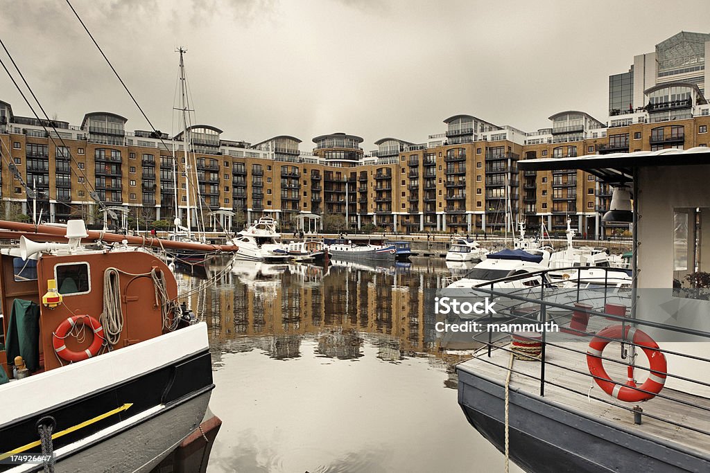 Docklands a Londra - Foto stock royalty-free di Banchina