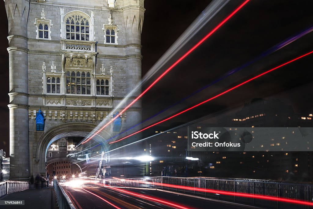 London Tower Bridge à noite, Reino Unido - Foto de stock de Acender royalty-free