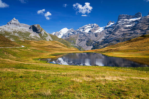 istock Autumn at montain lacke 174926929
