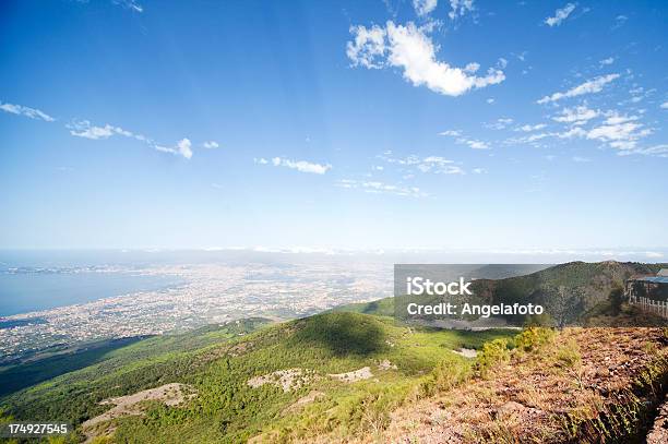 Krater Mount Vesuvio - zdjęcia stockowe i więcej obrazów Bez ludzi - Bez ludzi, Dolina, Fotografika