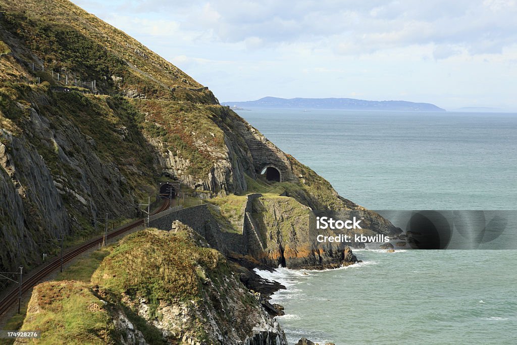 Старый и новый туннели на прибрежные Железнодорожный Уиклоу Ирландия - Стоковые фото Брей - Ирландия роялти-фри