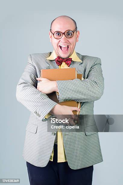 Nerd Foto de stock y más banco de imágenes de Adulto - Adulto, Adulto joven, Agarrar