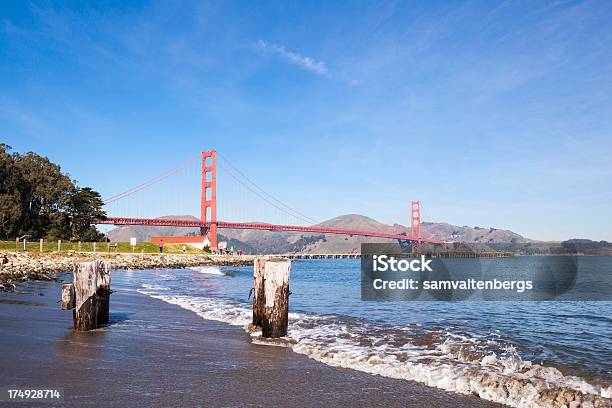 Foto de Winter Golden Gate e mais fotos de stock de Areia - Areia, Azul, Baía