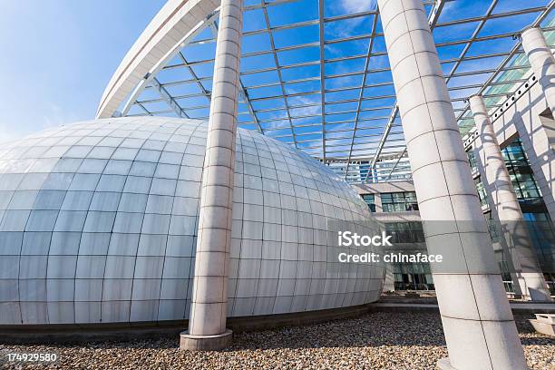 Futurista Distric Financiero Foto de stock y más banco de imágenes de Acero - Acero, Aire libre, Alto - Descripción física