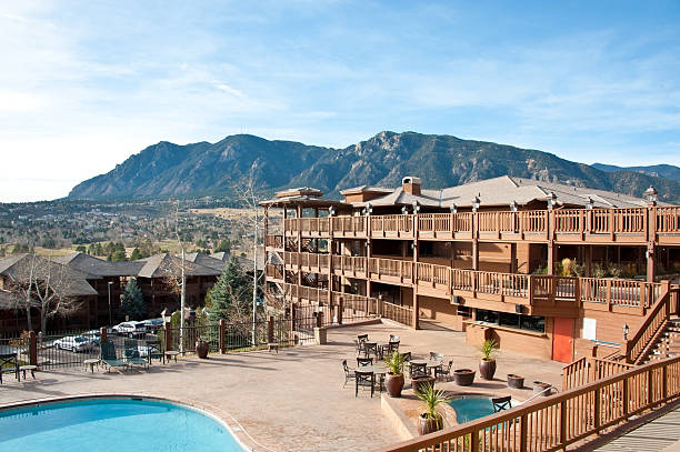 シャイアン山のリゾートコロラドスプリングス - hotel colorado colorado springs usa ストックフォトと画像