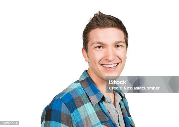 Enérgico Joven Sonriendo A La Cámara Aislado Ampliamente Foto de stock y más banco de imágenes de 20 a 29 años