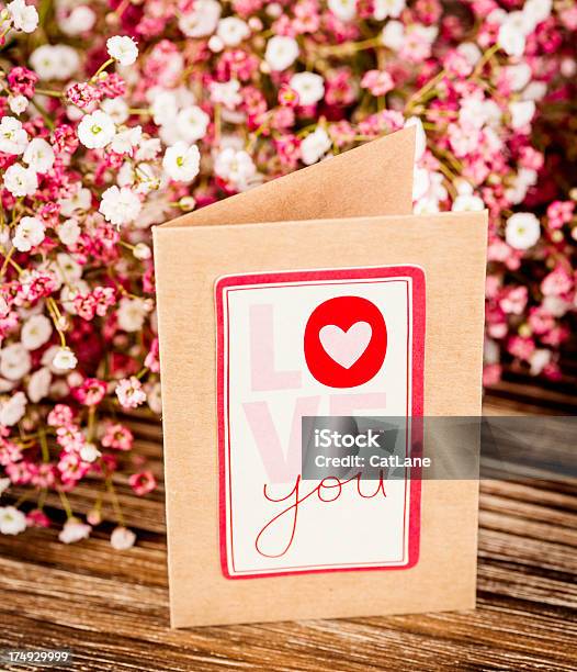 Foto de Dia Dos Namorados Cartão E Gypsophila e mais fotos de stock de Amor - Amor, Arte e Artesanato - Assunto, Bouquet