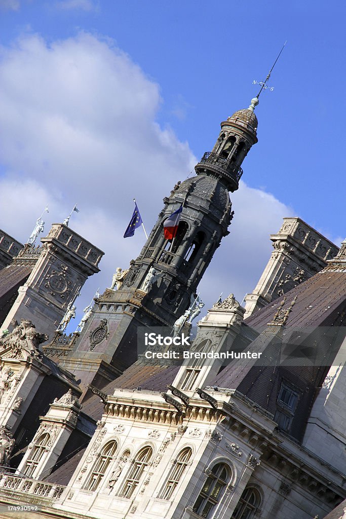 Unter ein Paar Flags - Lizenzfrei Architektonische Säule Stock-Foto