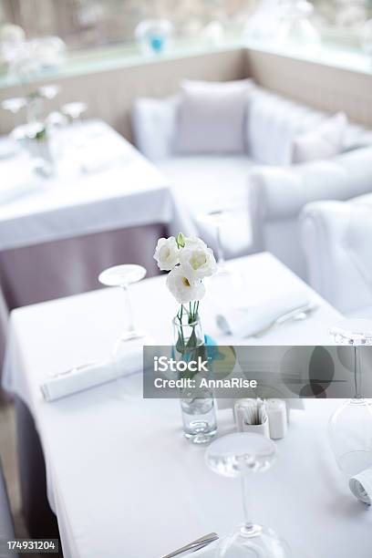 Foto de Restaurante Requintado Interior e mais fotos de stock de Restaurante - Restaurante, Toalha de mesa, Guardanapo