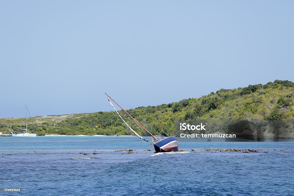 Accident - Photo de Accident de bateau libre de droits