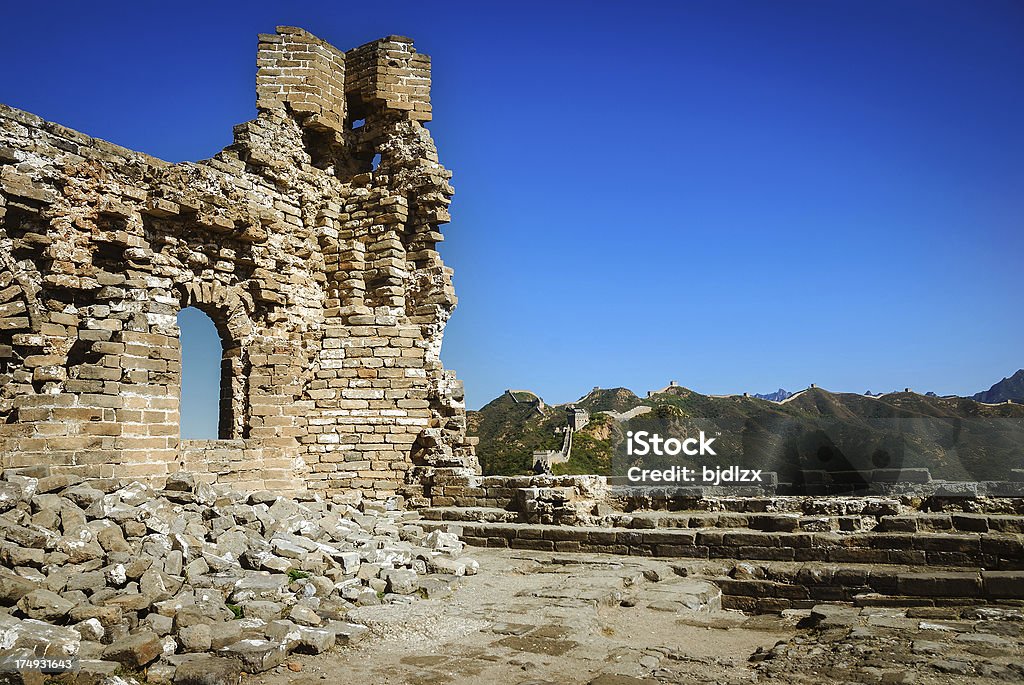 Broken brick pared - Foto de stock de Aire libre libre de derechos