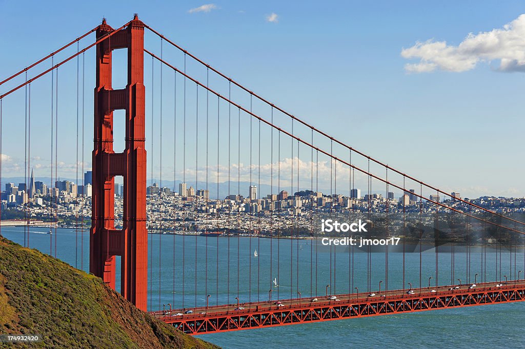 Golden Gate Bridge, con vista sulla città - Foto stock royalty-free di Acqua