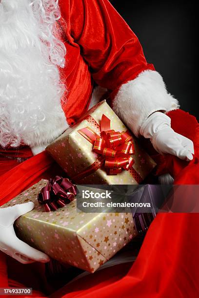 Santa Claus Stockfoto und mehr Bilder von Goldfarbig - Goldfarbig, Tragebehältnis, Weihnachtsmann