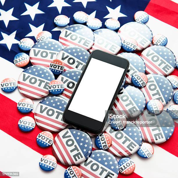 Uswahl 2012 Mit Leere Smartphone Stockfoto und mehr Bilder von Abzeichen - Abzeichen, Amerikanische Flagge, Amerikanische Kontinente und Regionen