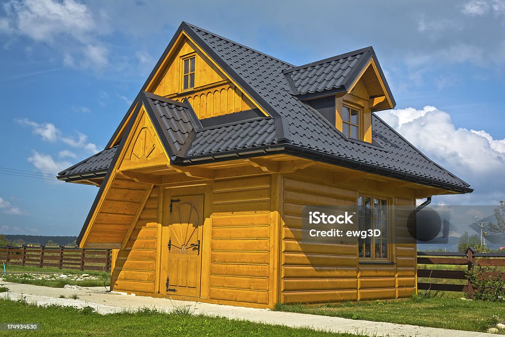 Mały drewniany Kloc Kabina - Zbiór zdjęć royalty-free (Architektura)