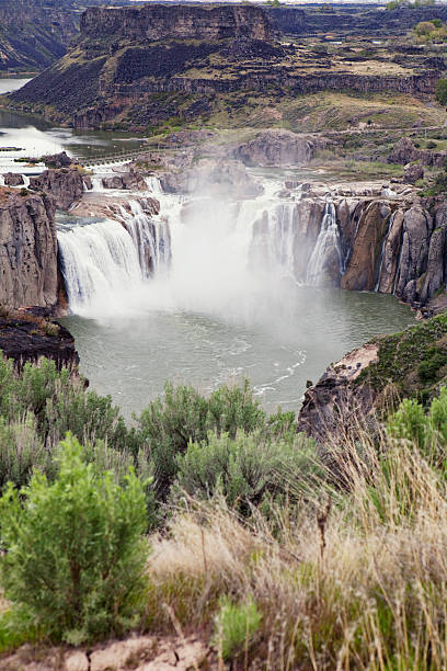 cachoeira de shoshone - idaho waterfall natural landmark extreme terrain - fotografias e filmes do acervo