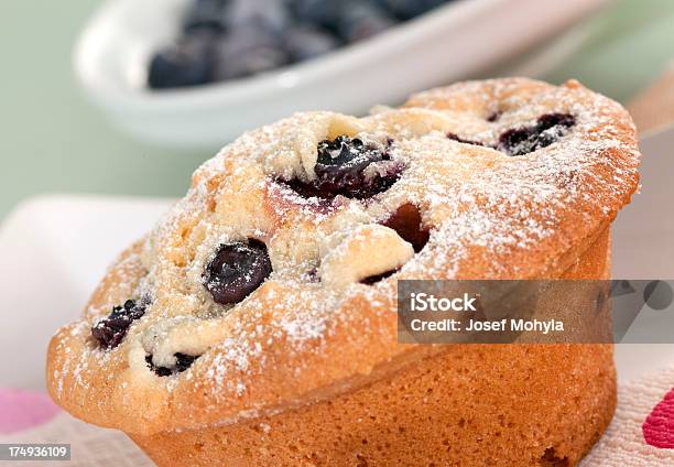 Muffin Ai Mirtilli - Fotografie stock e altre immagini di Blu - Blu, Cibi e bevande, Cibo