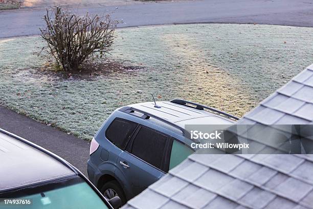 Frosty Novembro De Manhã - Fotografias de stock e mais imagens de Carro - Carro, Entrada para Automóvel, Parado