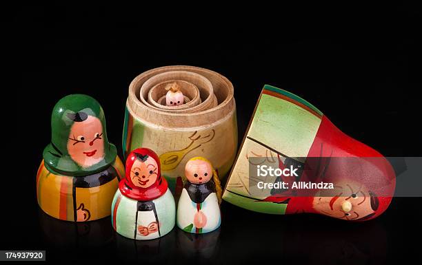 Винтажный Польский Nesting Dolls Частично Вмонтированных — стоковые фотографии и другие картинки Аборигенная культура