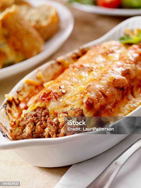 Foto de Manicotti Recheada e mais fotos de stock de Cannelloni - Cannelloni, Carne de Vaca, Almoço