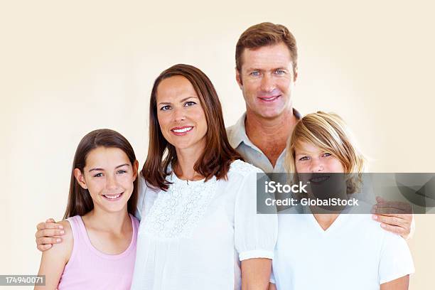 完璧な家族 - 4人のストックフォトや画像を多数ご用意 - 4人, カメラ目線, シンプルな暮らし