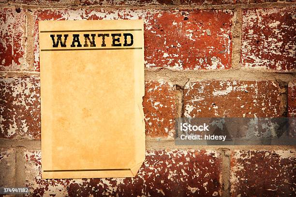 Wantedpóster Em Inglês - Fotografias de stock e mais imagens de Wanted - Póster em inglês - Wanted - Póster em inglês, Parede, Antigo