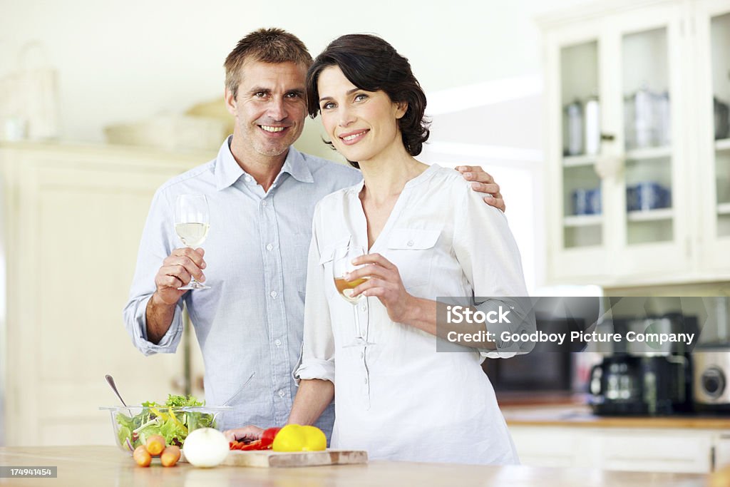 Préparer le dîner ensemble - Photo de Adulte libre de droits